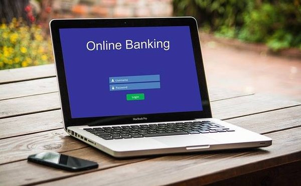 Quelle est la meilleure banque en ligne ? Notre top 5 pour les Français humains